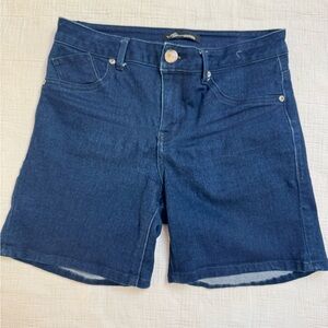 Az Jean Shorts Size 10